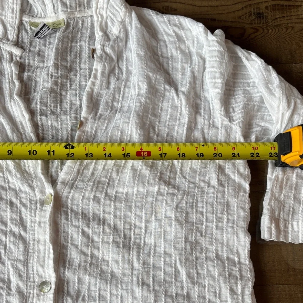 White Textured effortless Button-Up Shirt / Cover Up w Hoodie 🤩 - Picture 8 of 12